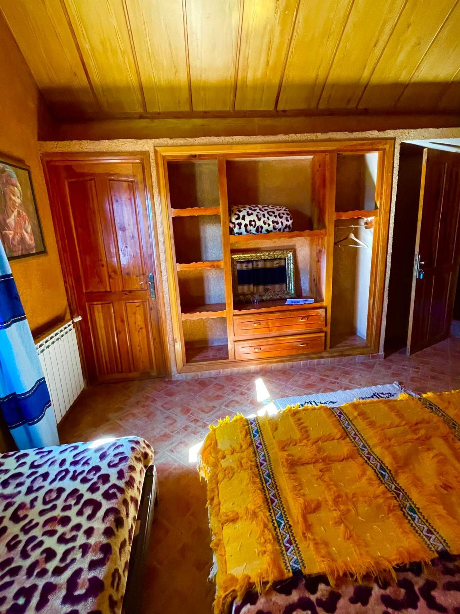Ferme D'Hote La Vallee 艾兹鲁 外观 照片