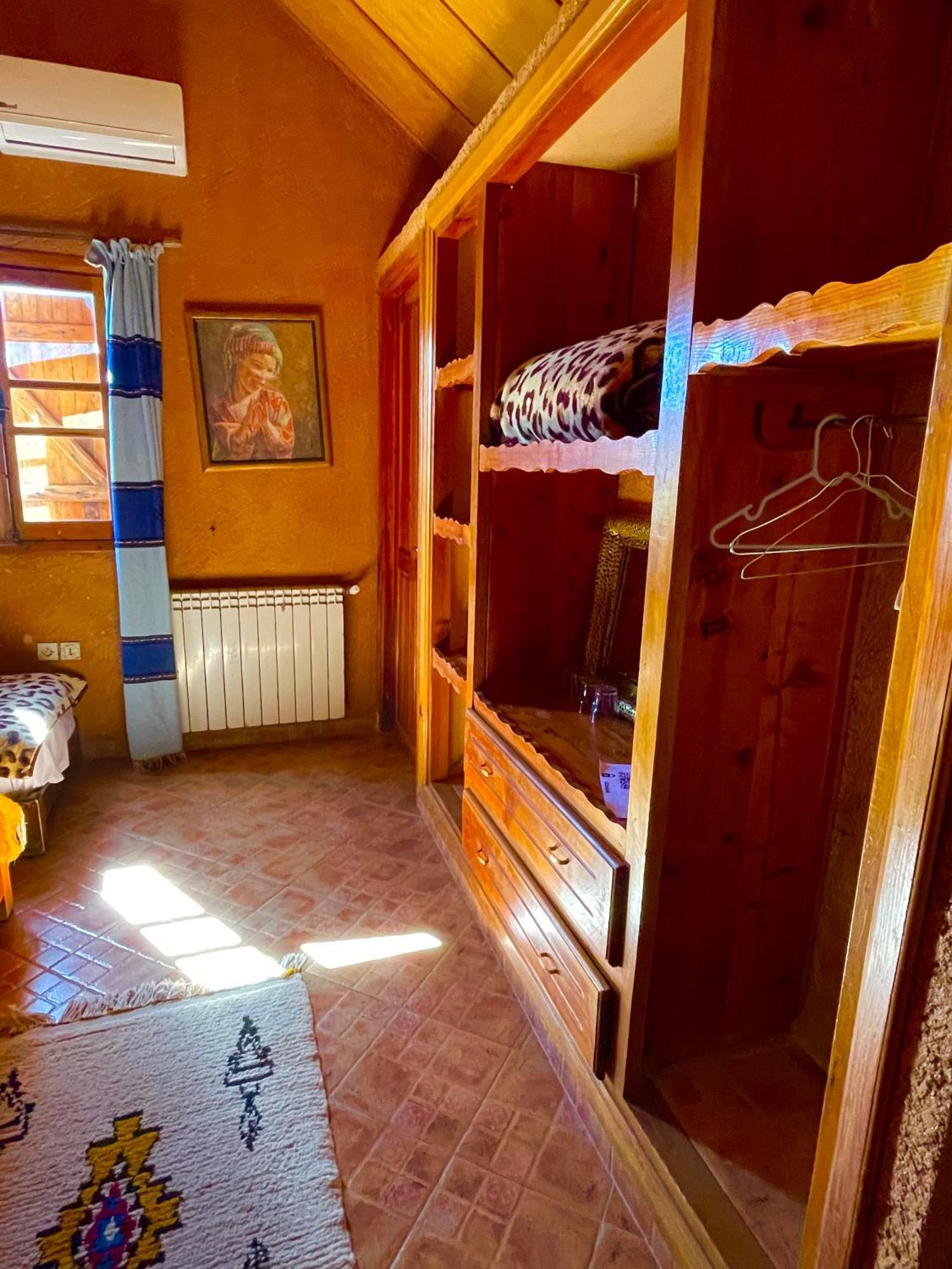 Ferme D'Hote La Vallee 艾兹鲁 外观 照片