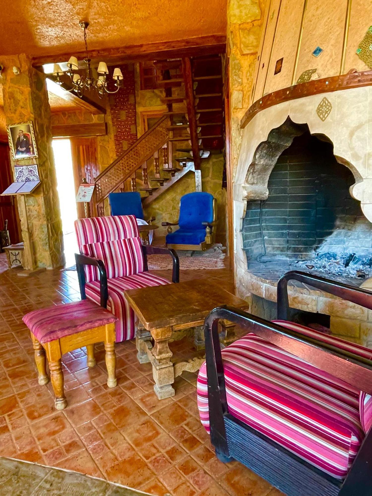 Ferme D'Hote La Vallee 艾兹鲁 外观 照片