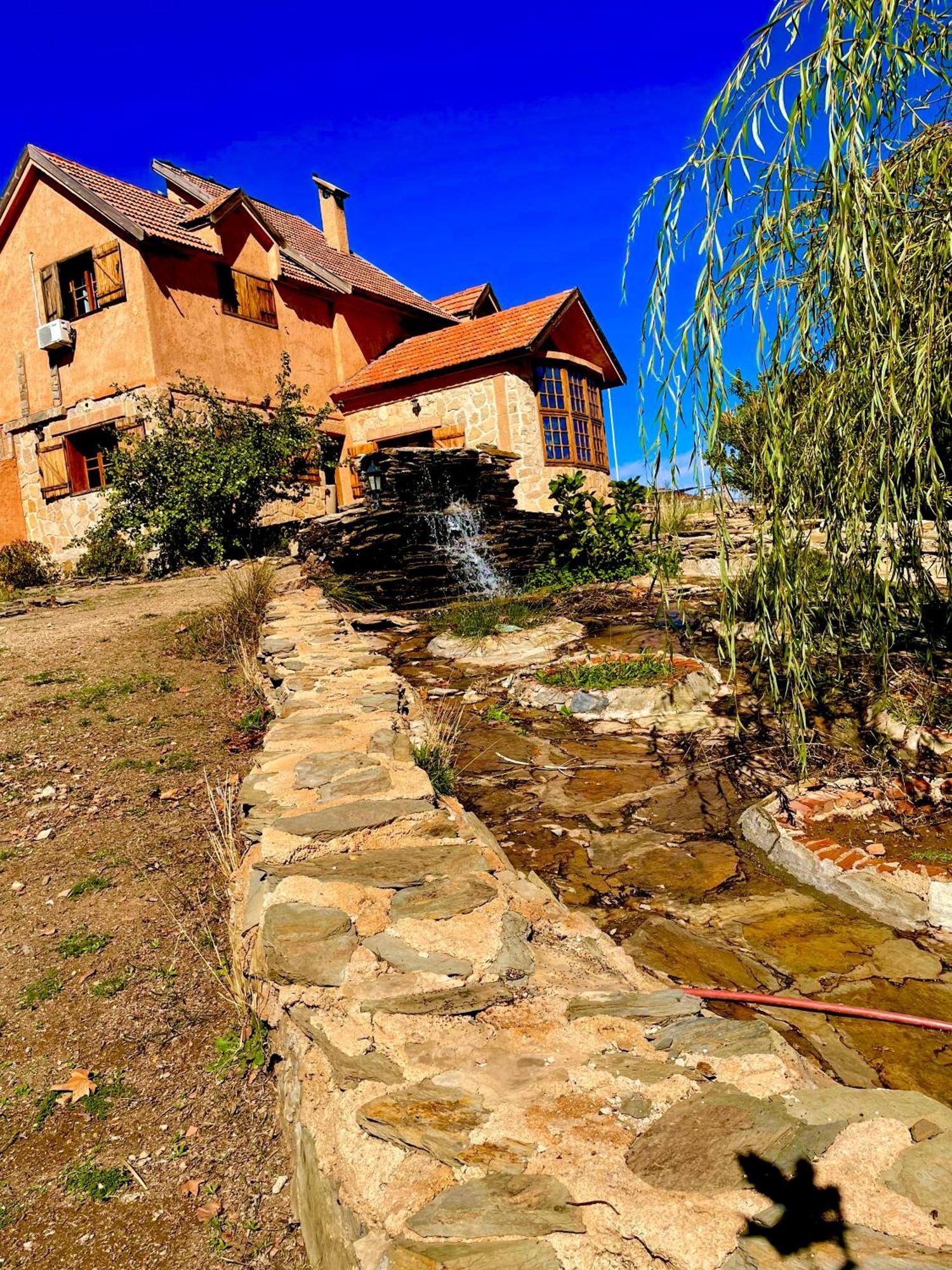 Ferme D'Hote La Vallee 艾兹鲁 外观 照片